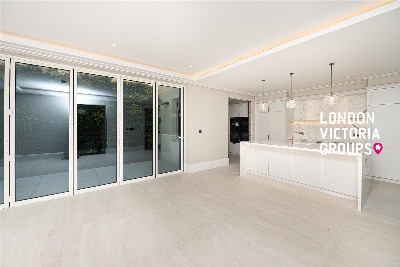 5 bed property in Banfield House, Distillery Road, LONDON
